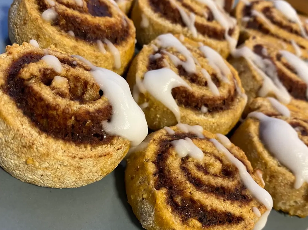 Fahéjas tekercs (Cinnamon roll)